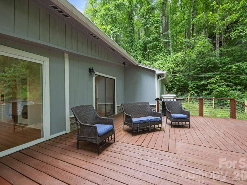 193 Timberside Drive, Mars Hill, NC 28754.  MLS# CAR4272349, YatesRealty ID 17368. 