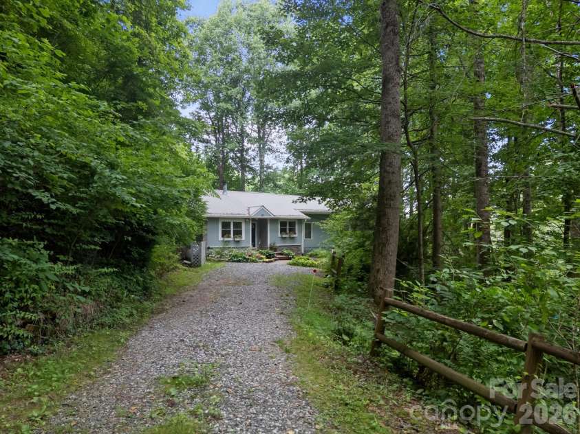193 Timberside Drive, Mars Hill, NC 28754.  MLS# CAR4272349, YatesRealty ID 17368. Private driveway