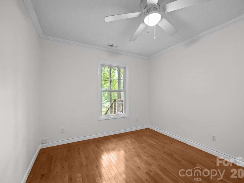 193 Timberside Drive, Mars Hill, NC 28754.  MLS# CAR4272349, YatesRealty ID 17368. Second Bedroom
