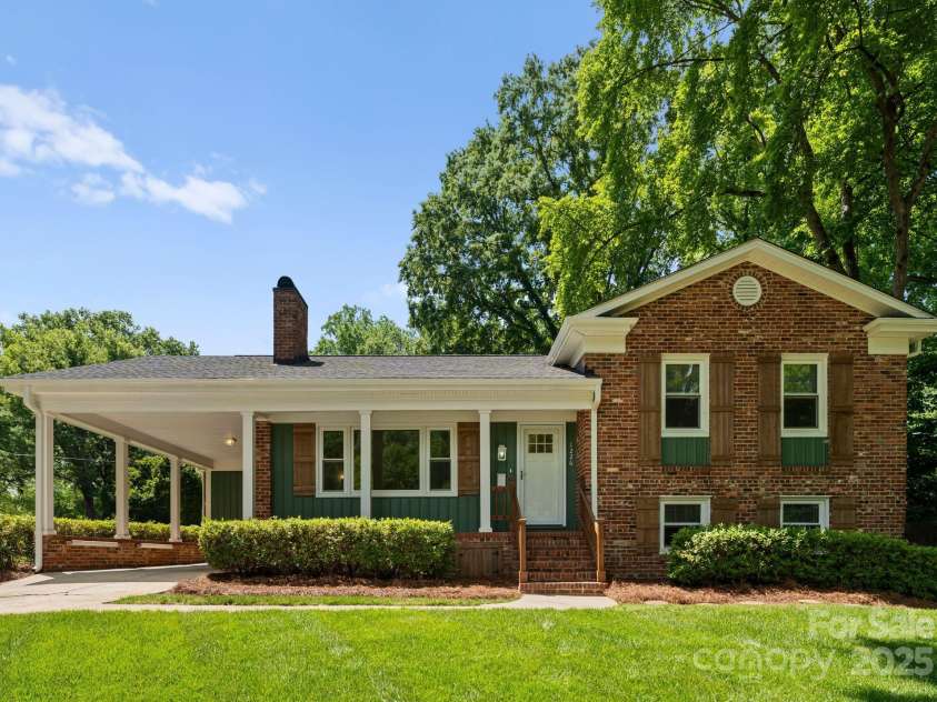 1226 Tarrington Avenue, Charlotte, NC 28205.  MLS# CAR4265086, YatesRealty ID 17369. 