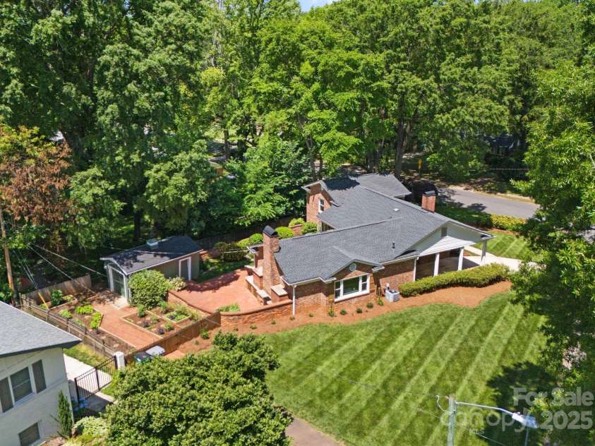 1226 Tarrington Avenue, Charlotte, NC 28205.  MLS# CAR4265086, YatesRealty ID 17369. 