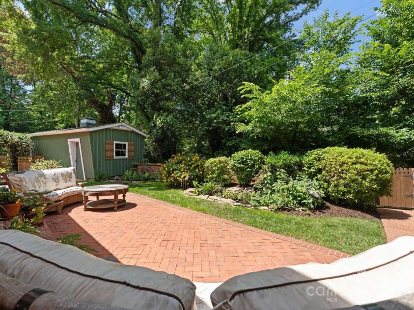 1226 Tarrington Avenue, Charlotte, NC 28205.  MLS# CAR4265086, YatesRealty ID 17369. 