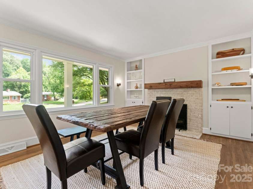1226 Tarrington Avenue, Charlotte, NC 28205.  MLS# CAR4265086, YatesRealty ID 17369. 