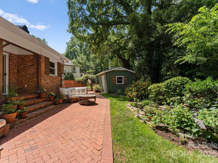1226 Tarrington Avenue, Charlotte, NC 28205.  MLS# CAR4265086, YatesRealty ID 17369. 