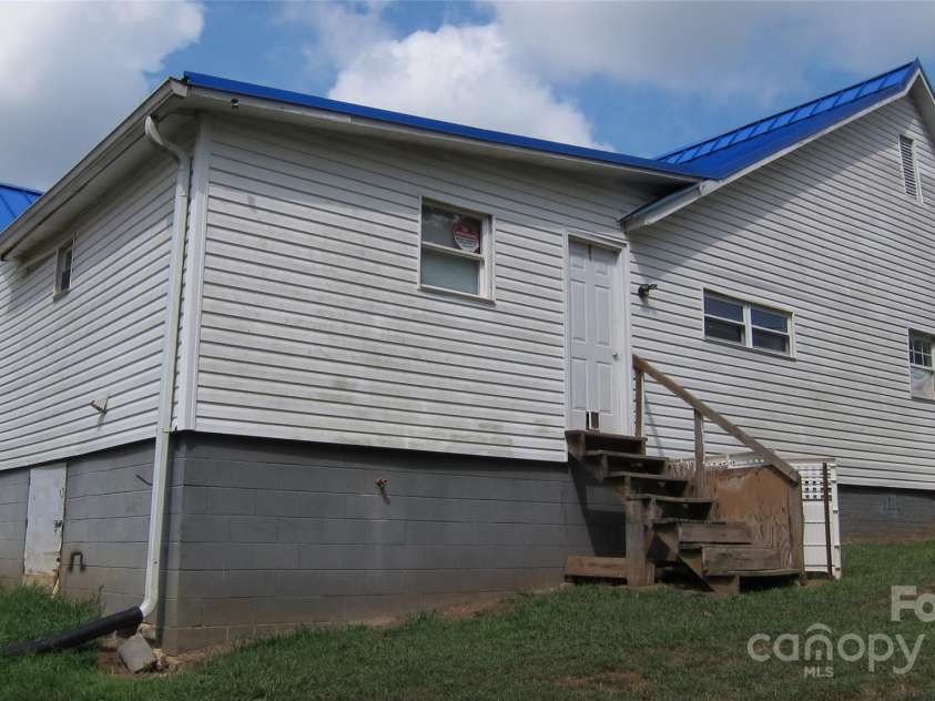 127 Hill Street, Mooresboro, NC 28114.  MLS# CAR4286211, YatesRealty ID 1737. 