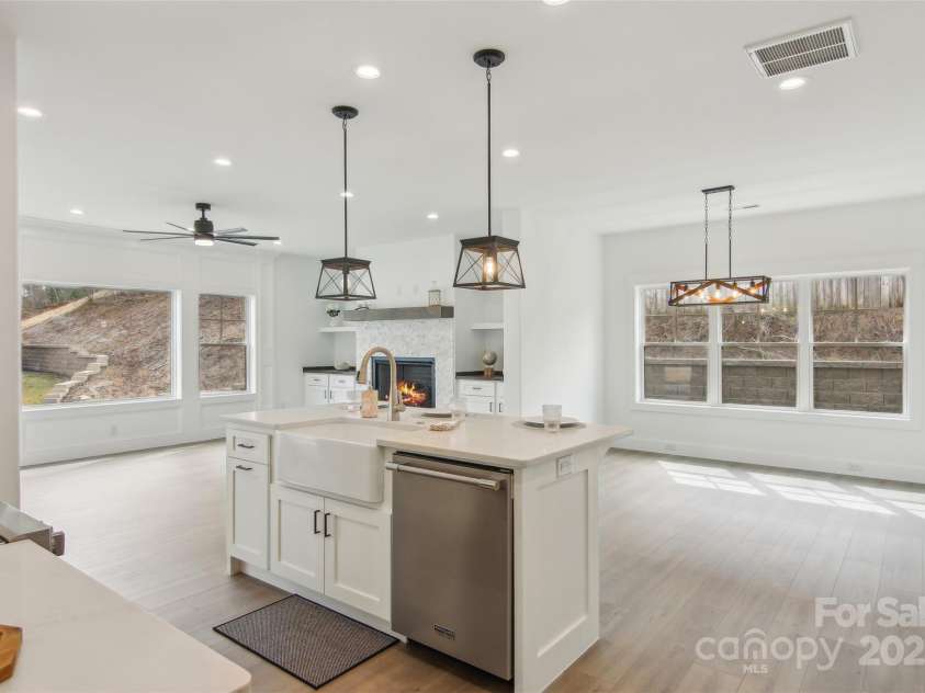 201 Plato Place, Etowah, NC 28729.  MLS# CAR4152788, YatesRealty ID 1737. 