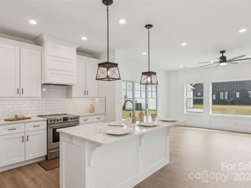 201 Plato Place, Etowah, NC 28729.  MLS# CAR4152788, YatesRealty ID 1737. 