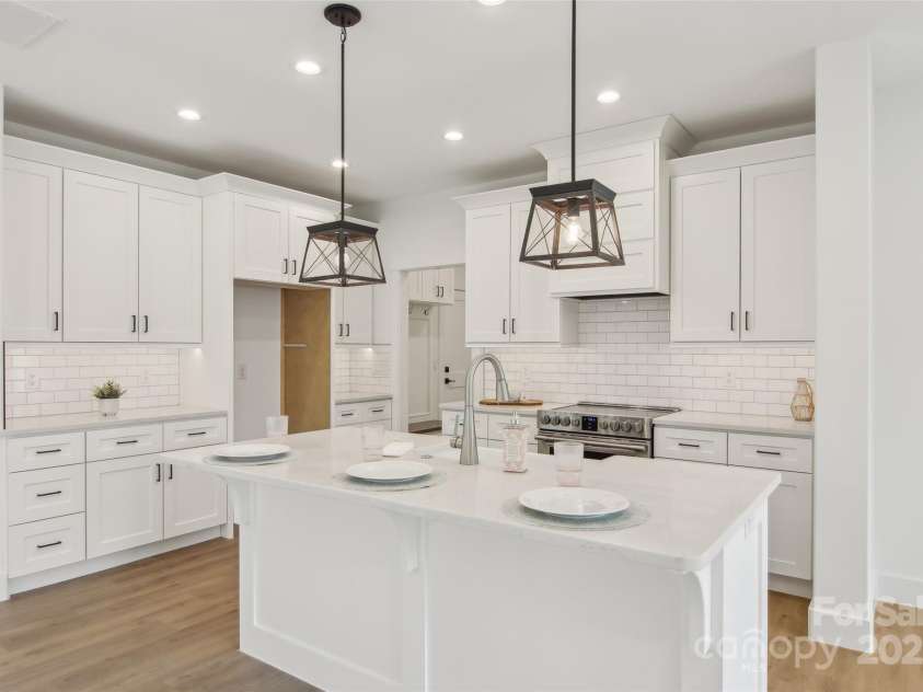 201 Plato Place, Etowah, NC 28729.  MLS# CAR4152788, YatesRealty ID 1737. 
