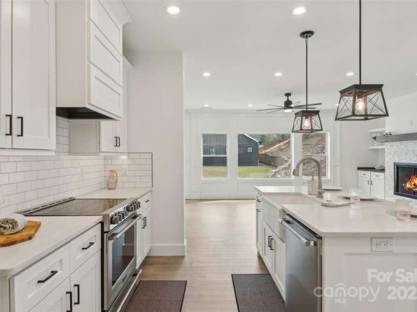 201 Plato Place, Etowah, NC 28729.  MLS# CAR4152788, YatesRealty ID 1737. 