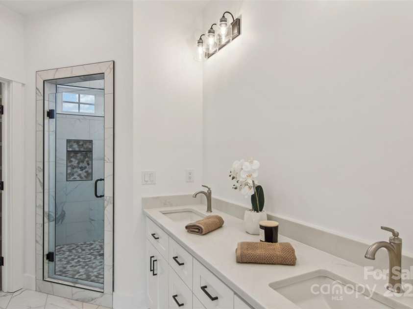 201 Plato Place, Etowah, NC 28729.  MLS# CAR4152788, YatesRealty ID 1737. 