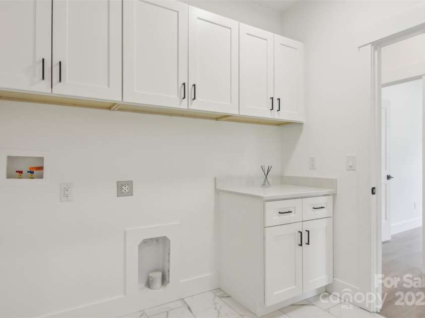 201 Plato Place, Etowah, NC 28729.  MLS# CAR4152788, YatesRealty ID 1737. 