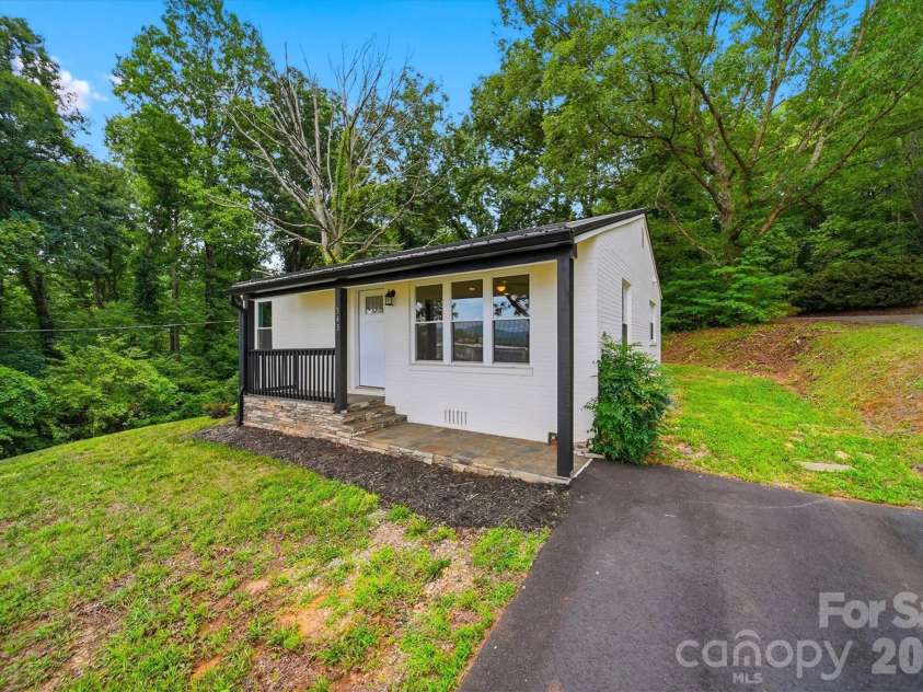 343 Shasta Lane, Lenoir, NC 28645.  MLS# CAR4405922, YatesRealty ID 1737. 