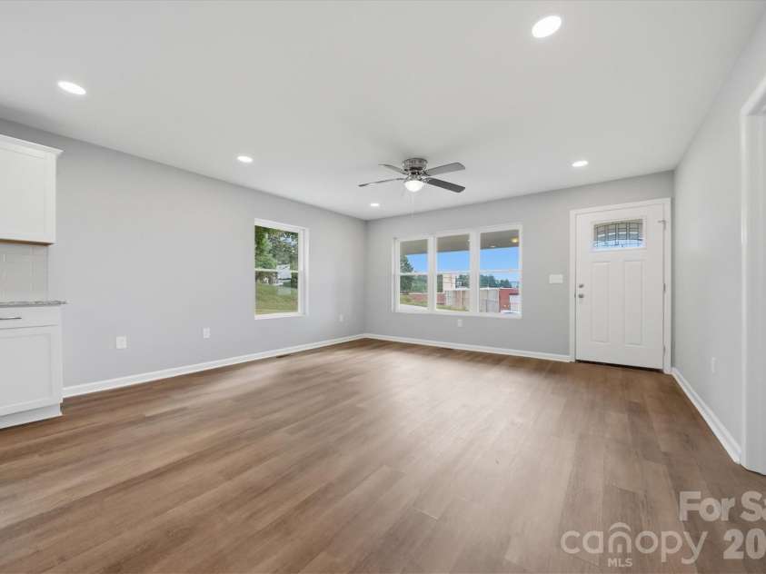 343 Shasta Lane, Lenoir, NC 28645.  MLS# CAR4405922, YatesRealty ID 1737. 