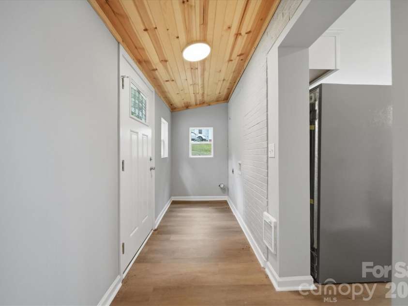 343 Shasta Lane, Lenoir, NC 28645.  MLS# CAR4405922, YatesRealty ID 1737. 