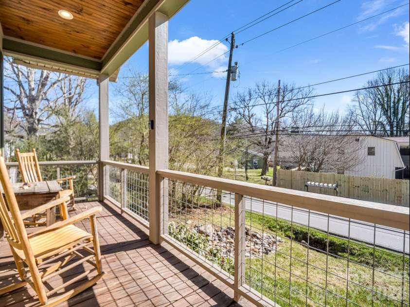 3 Staffordshire Drive, Black Mountain, NC 28711.  MLS# CAR4356015, YatesRealty ID 17370. 