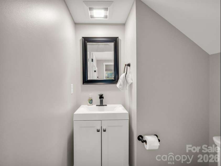 3 Staffordshire Drive, Black Mountain, NC 28711.  MLS# CAR4356015, YatesRealty ID 17370. 