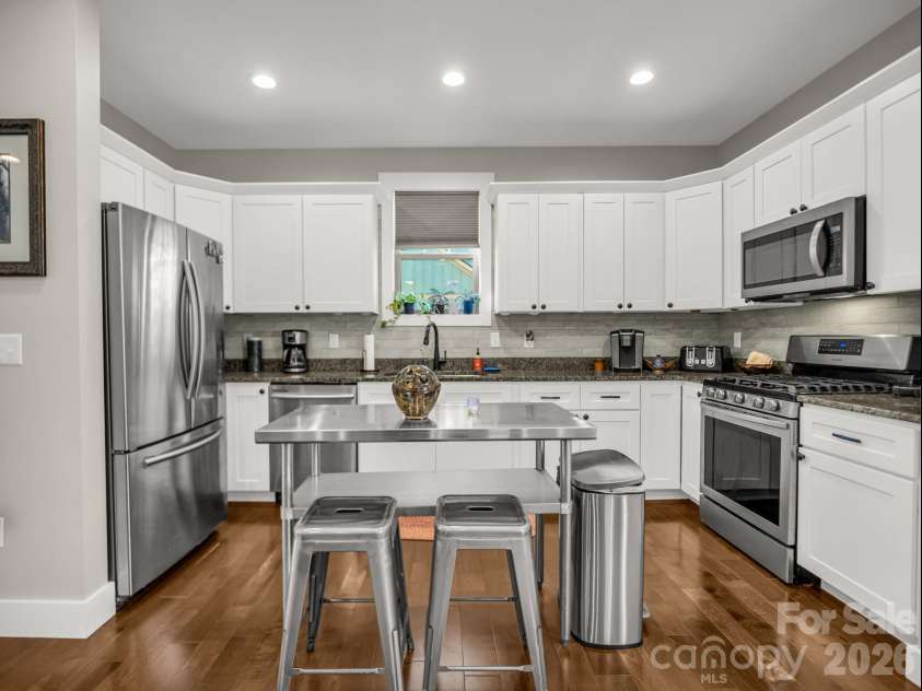 3 Staffordshire Drive, Black Mountain, NC 28711.  MLS# CAR4356015, YatesRealty ID 17370. 