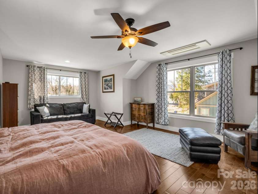 3 Staffordshire Drive, Black Mountain, NC 28711.  MLS# CAR4356015, YatesRealty ID 17370. 