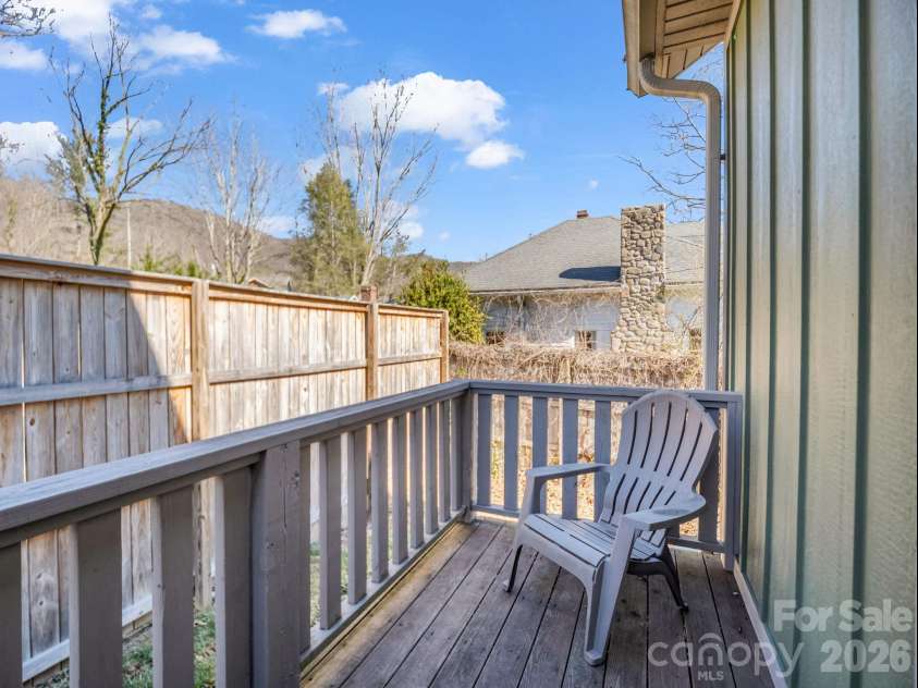 3 Staffordshire Drive, Black Mountain, NC 28711.  MLS# CAR4356015, YatesRealty ID 17370. 