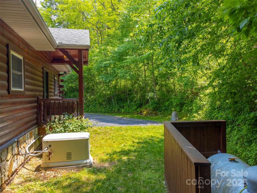 938 Trickle Creek Road, Waynesville, NC 28785.  MLS# CAR4267173, YatesRealty ID 17370. 