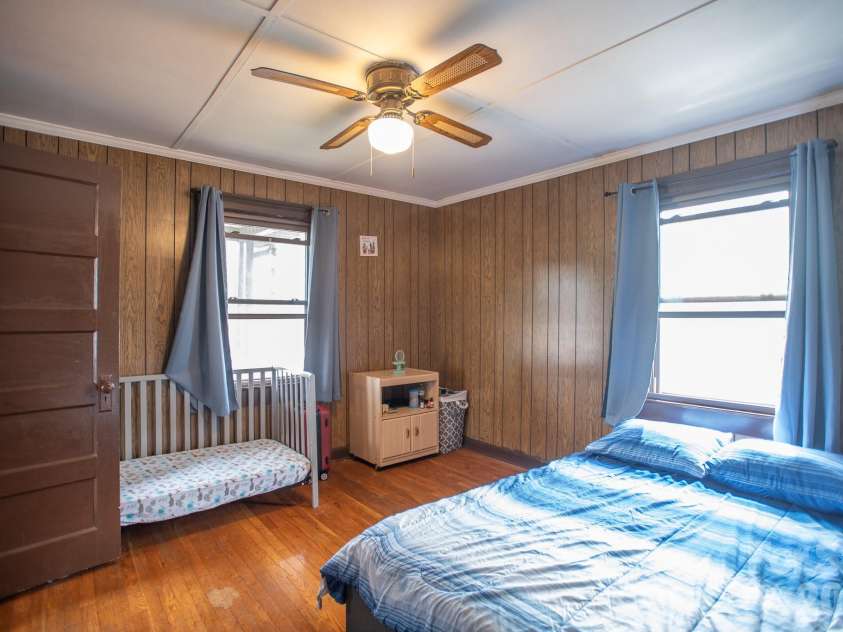 400 Summit Avenue, Spruce Pine, NC 28777.  MLS# CAR4357256, YatesRealty ID 17371. 