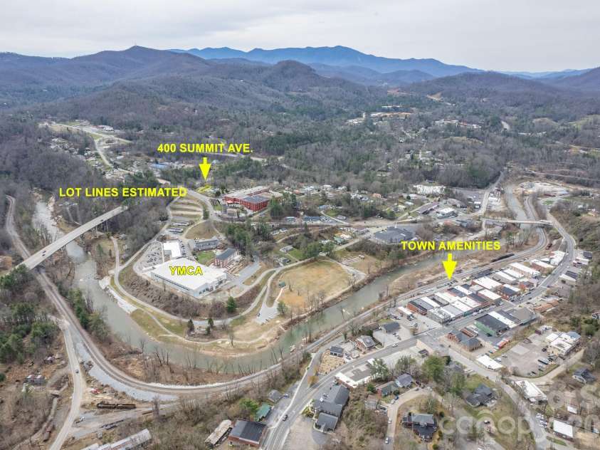 400 Summit Avenue, Spruce Pine, NC 28777.  MLS# CAR4357256, YatesRealty ID 17371. 