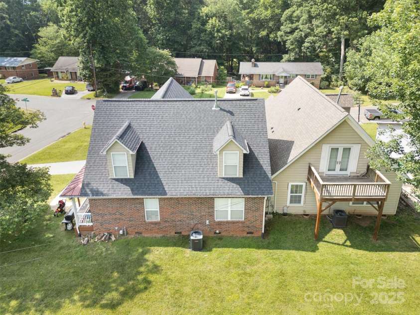 5111 Clearwater Road, Charlotte, NC 28217.  MLS# CAR4264718, YatesRealty ID 17372. 