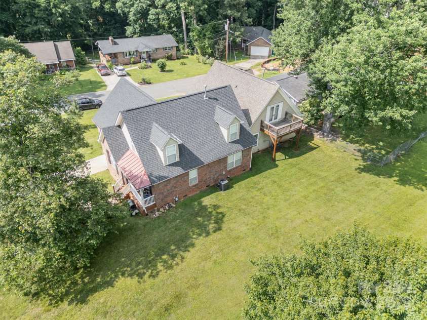 5111 Clearwater Road, Charlotte, NC 28217.  MLS# CAR4264718, YatesRealty ID 17372. 
