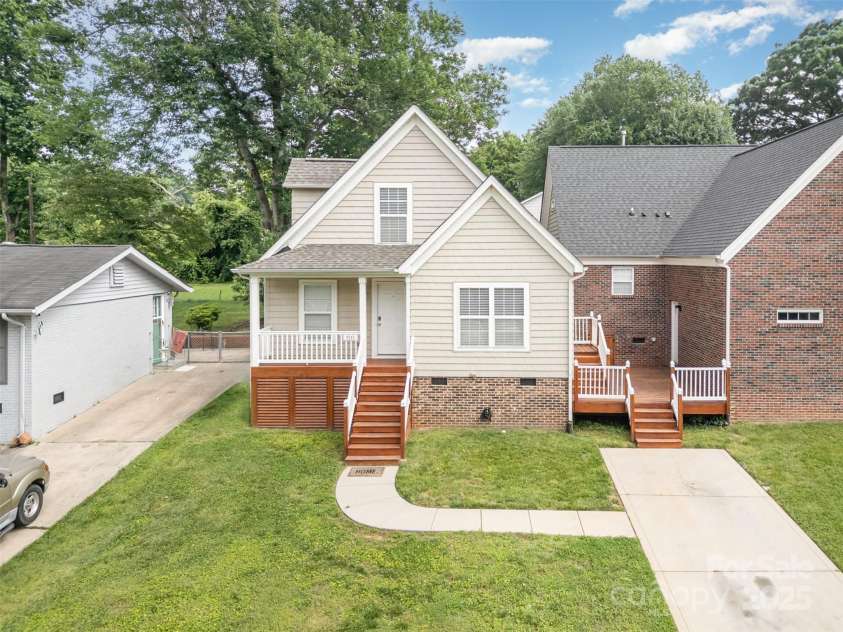 5111 Clearwater Road, Charlotte, NC 28217.  MLS# CAR4264718, YatesRealty ID 17372. 