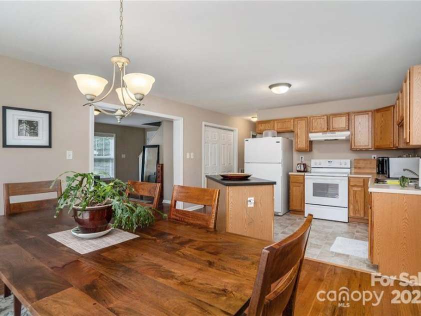 5111 Clearwater Road, Charlotte, NC 28217.  MLS# CAR4264718, YatesRealty ID 17372. 
