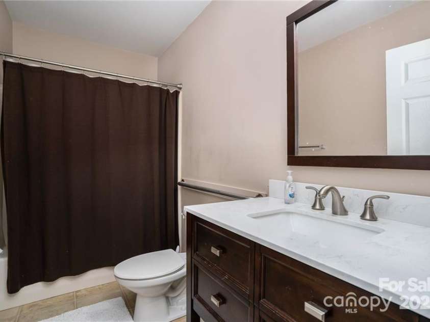 5111 Clearwater Road, Charlotte, NC 28217.  MLS# CAR4264718, YatesRealty ID 17372. 