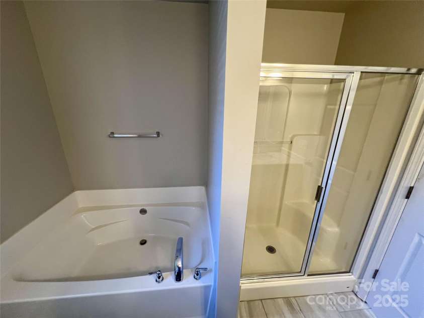 5111 Clearwater Road, Charlotte, NC 28217.  MLS# CAR4264718, YatesRealty ID 17372. 