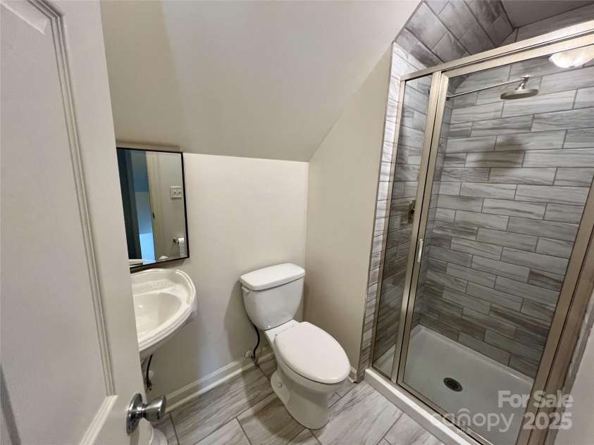 5111 Clearwater Road, Charlotte, NC 28217.  MLS# CAR4264718, YatesRealty ID 17372. 