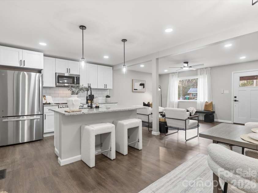 9243 Edgevale Drive, Charlotte, NC 28216.  MLS# CAR4352419, YatesRealty ID 17372. 