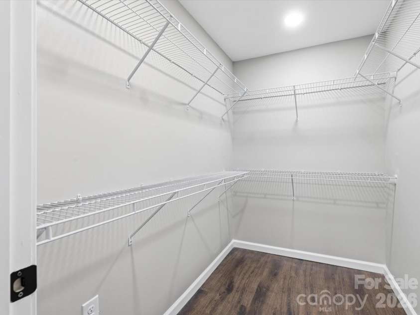 9243 Edgevale Drive, Charlotte, NC 28216.  MLS# CAR4352419, YatesRealty ID 17372. 