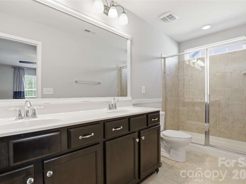 1051 Crawford Drive, Lancaster, SC 29720.  MLS# CAR4359104, YatesRealty ID 17373. En-suite Full Bath