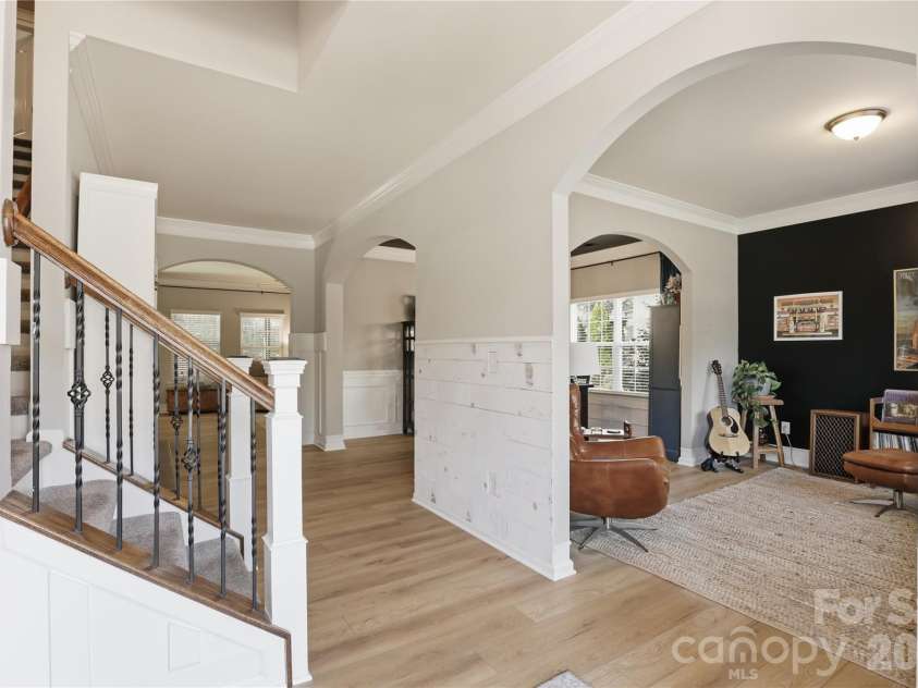1051 Crawford Drive, Lancaster, SC 29720.  MLS# CAR4359104, YatesRealty ID 17373. Foyer near front door