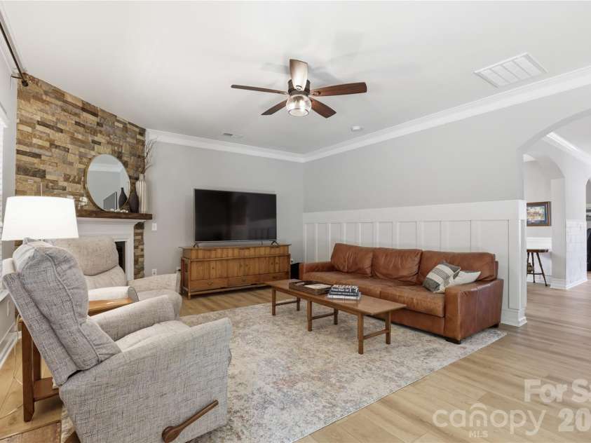 1051 Crawford Drive, Lancaster, SC 29720.  MLS# CAR4359104, YatesRealty ID 17373. Great Room