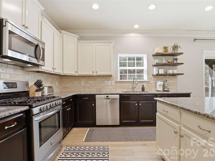 1051 Crawford Drive, Lancaster, SC 29720.  MLS# CAR4359104, YatesRealty ID 17373. Kitchen