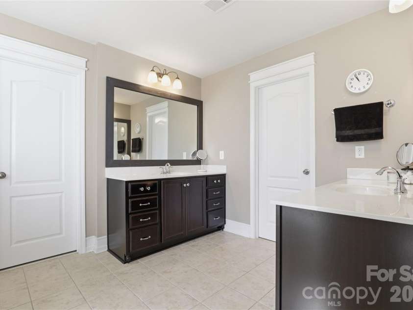 1051 Crawford Drive, Lancaster, SC 29720.  MLS# CAR4359104, YatesRealty ID 17373. Primary Bath