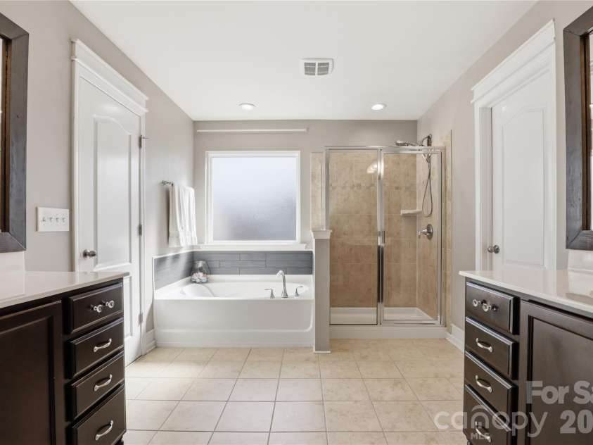 1051 Crawford Drive, Lancaster, SC 29720.  MLS# CAR4359104, YatesRealty ID 17373. Primary Bath