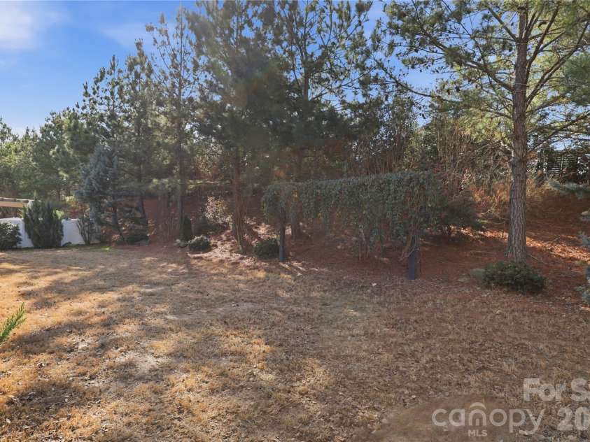 1051 Crawford Drive, Lancaster, SC 29720.  MLS# CAR4359104, YatesRealty ID 17373. Yard
