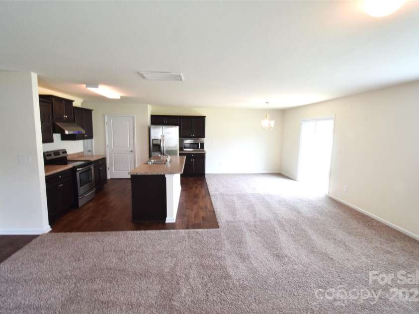 3014 Green Apple Drive, Dallas, NC 28034.  MLS# CAR4266284, YatesRealty ID 17373. 