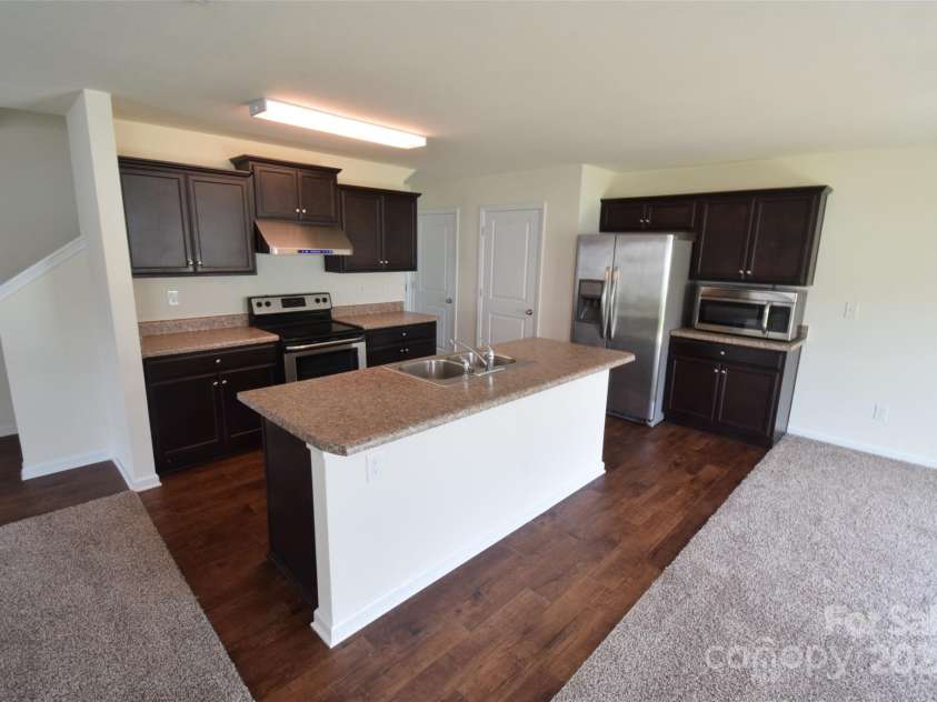 3014 Green Apple Drive, Dallas, NC 28034.  MLS# CAR4266284, YatesRealty ID 17373. 