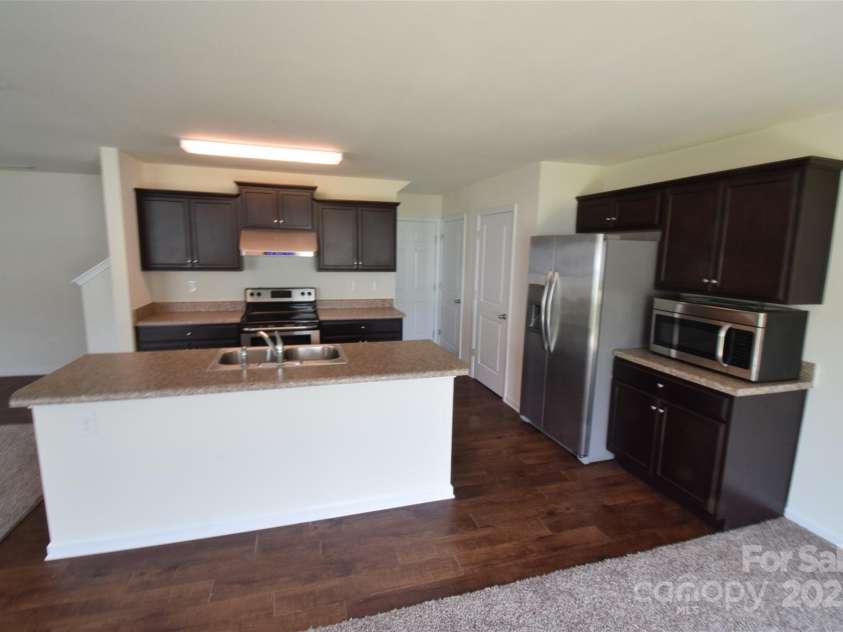 3014 Green Apple Drive, Dallas, NC 28034.  MLS# CAR4266284, YatesRealty ID 17373. 