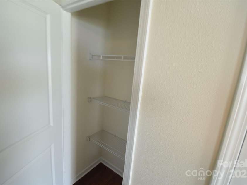 3014 Green Apple Drive, Dallas, NC 28034.  MLS# CAR4266284, YatesRealty ID 17373. 