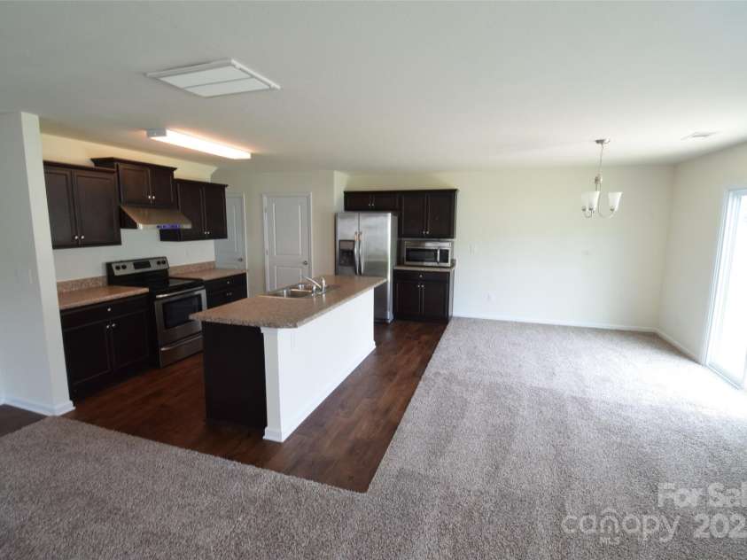 3014 Green Apple Drive, Dallas, NC 28034.  MLS# CAR4266284, YatesRealty ID 17373. 