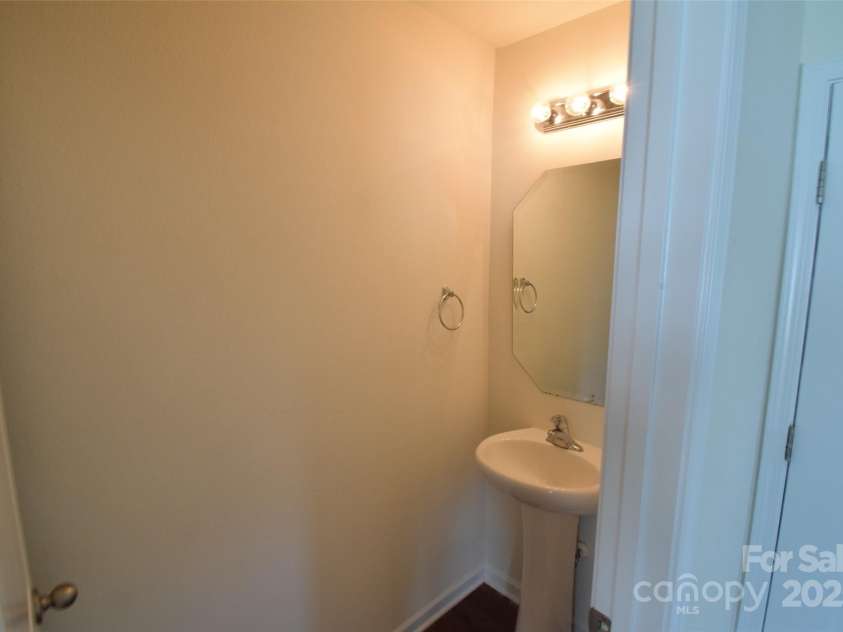 3014 Green Apple Drive, Dallas, NC 28034.  MLS# CAR4266284, YatesRealty ID 17373. 