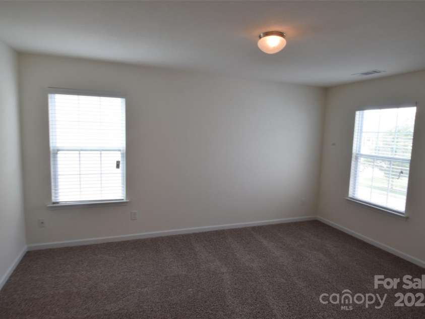 3014 Green Apple Drive, Dallas, NC 28034.  MLS# CAR4266284, YatesRealty ID 17373. 