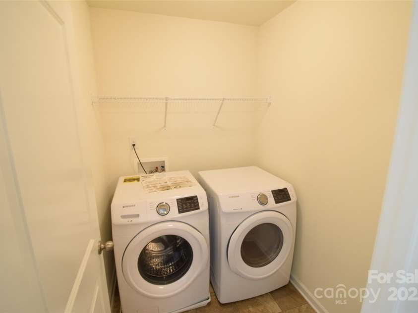 3014 Green Apple Drive, Dallas, NC 28034.  MLS# CAR4266284, YatesRealty ID 17373. 